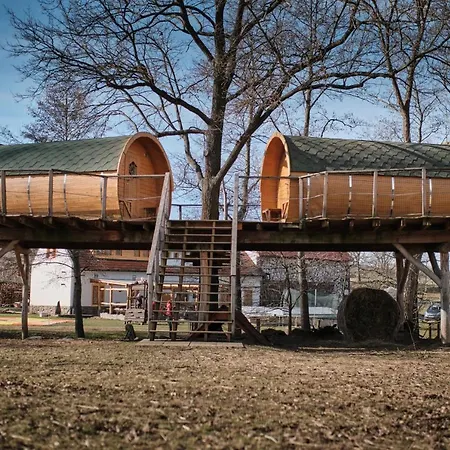 Viking Strnadovsky Mlyn Апартаменты *